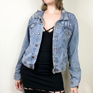 Lulu’s Distressed Ripped Light Wash Denim Button Up Jean Jacket Size L